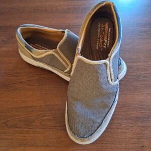 Skechers Tan Slip-On Size 11 Comfort Proven Evers Loafer Great Condition